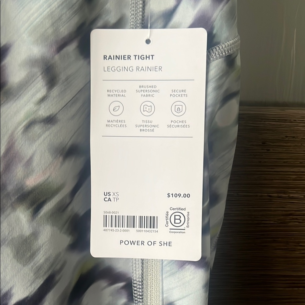 🌟🌟🌟ATHLETA🌟🌟🌟 
Silver, White Activewear Set - Picture 11 of 14